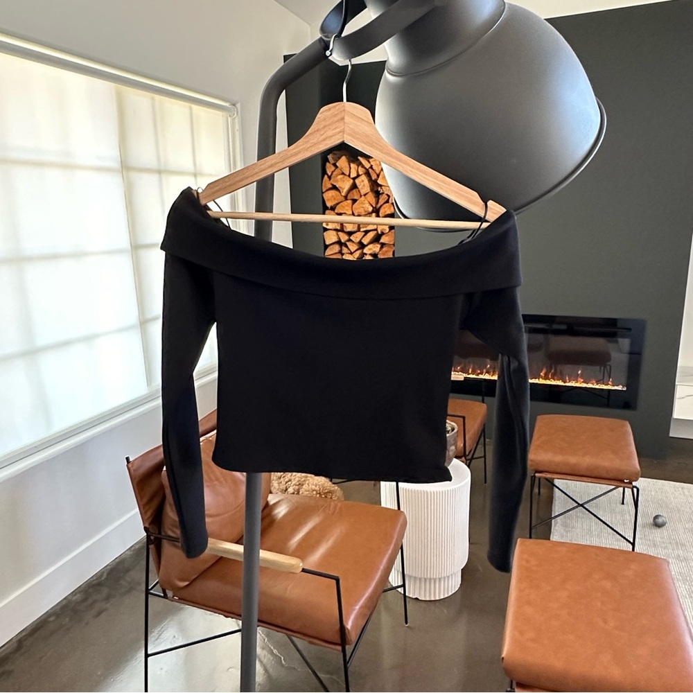 Abercrombie and fitch off the shoulder crop top
